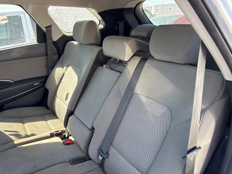 2015-hyundai-santa-fe-image-14