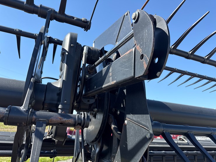 2013-case-ih-2152-image-18