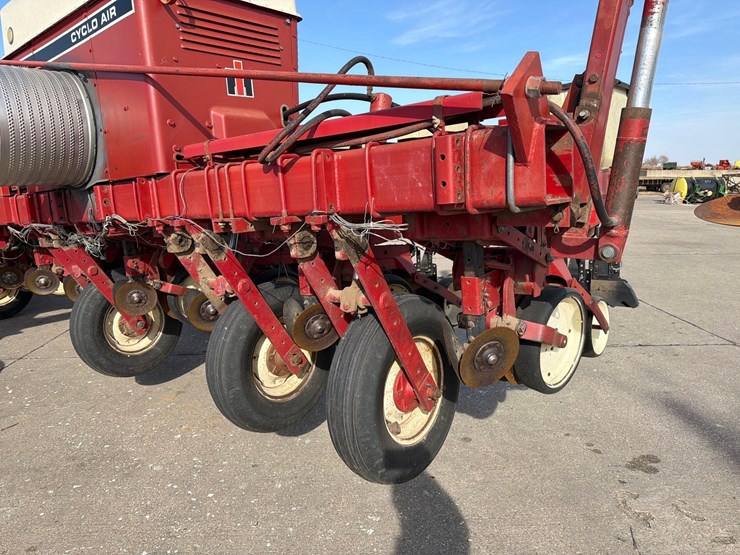 international-800-image-26