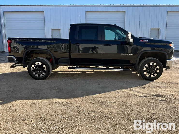 2020-chevrolet-silverado-2500hd-image-4