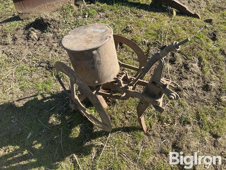 1-row-planter-image-1