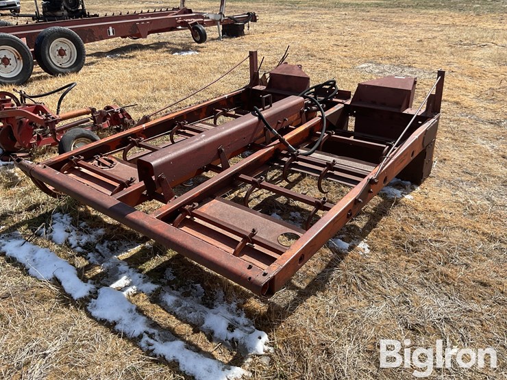 farmhand-8-bale-image-1