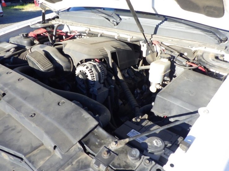 2014-chevrolet-tahoe-image-10