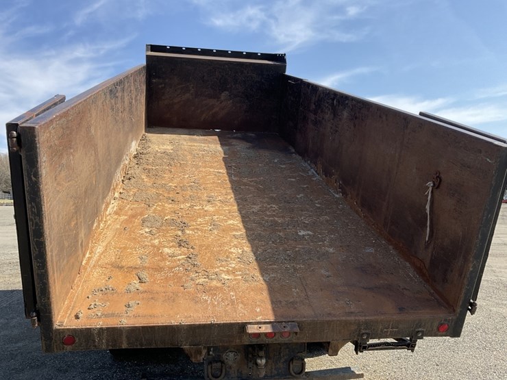 2011-ford-f650-xl-image-4