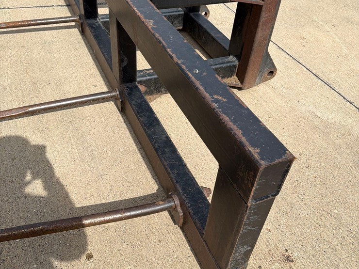 wolf-4-prong-volvo-mount-bale-spear-image-7