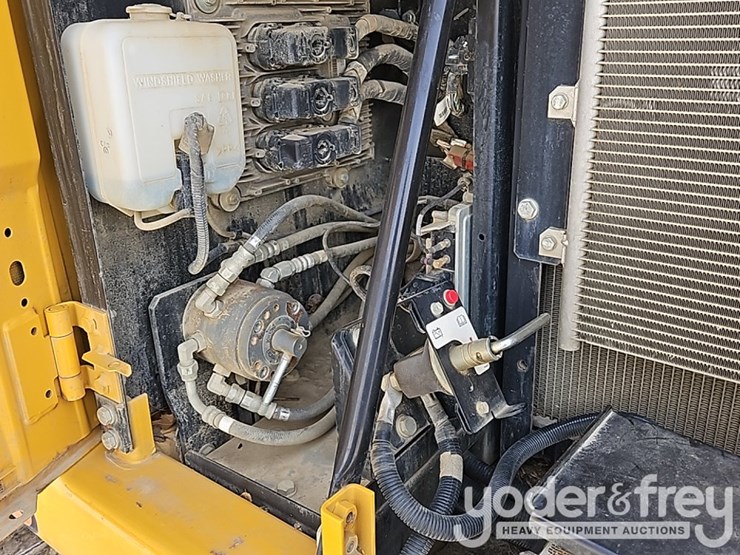 deere-160g-lc-image-23