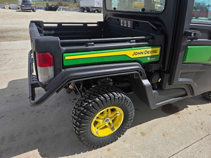 2024-john-deere-gator-image-11