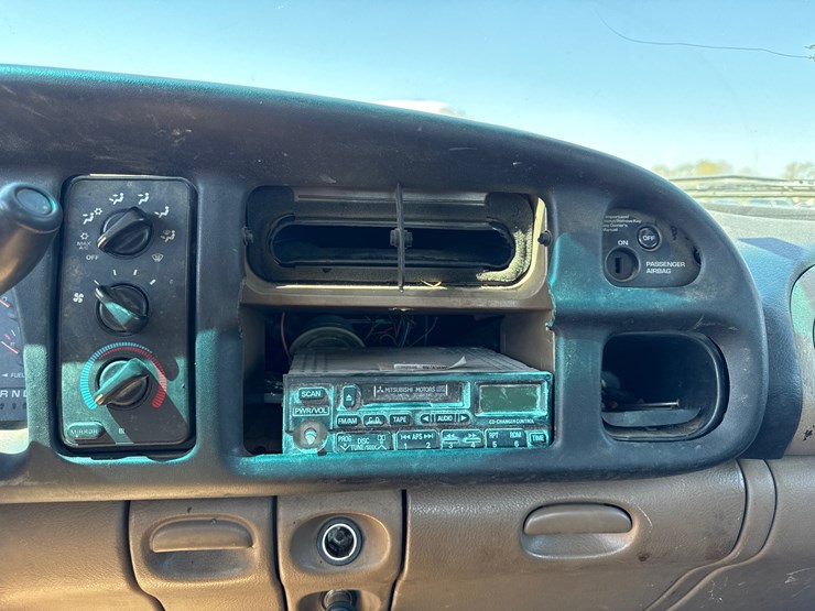 2001-dodge-ram-1500-image-47