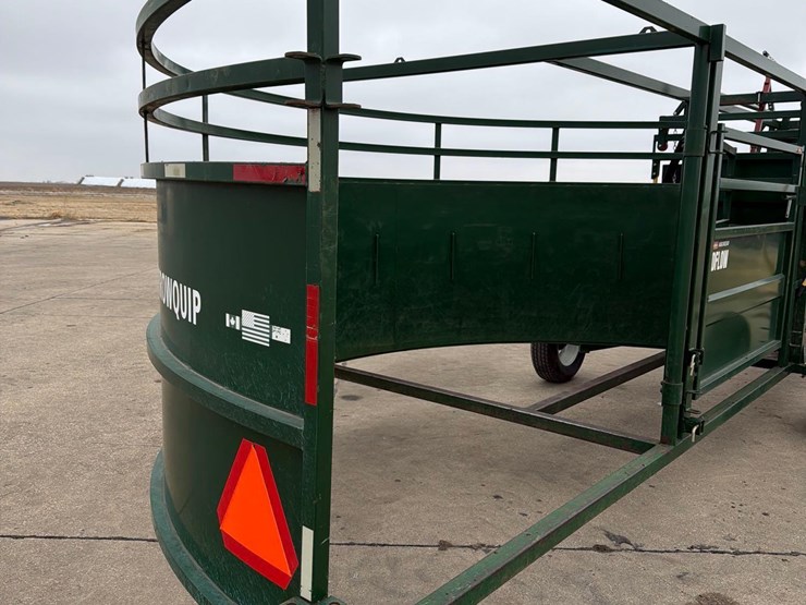 arrowquip-q-catch-86-series-chute-w/-sweep-tub-image-15