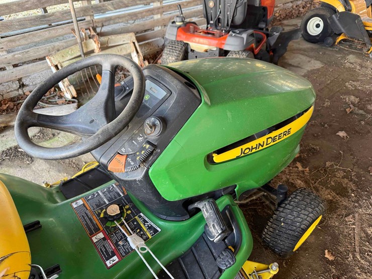 john-deere-x320-image-7