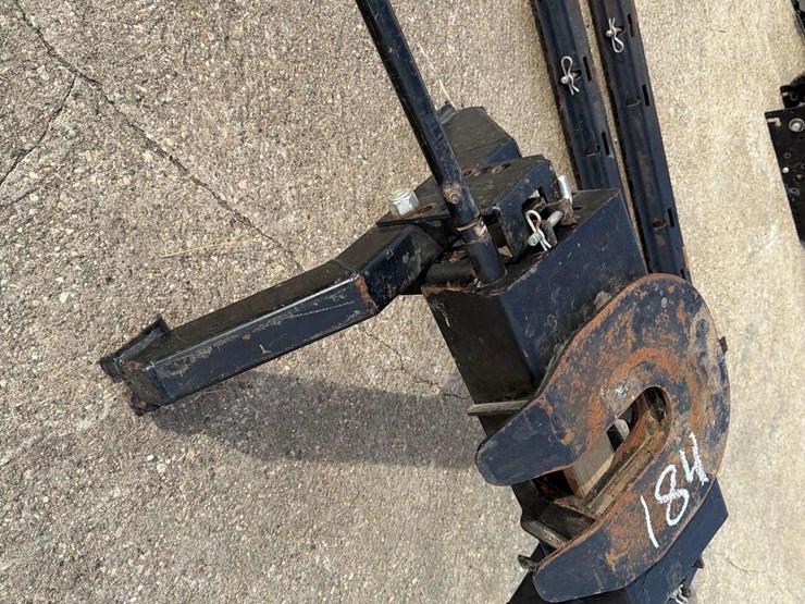 5th-wheel-pickup-hitch-image-5