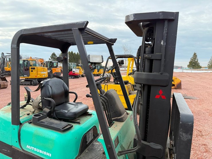 mitsubishi-fgc30k-image-13