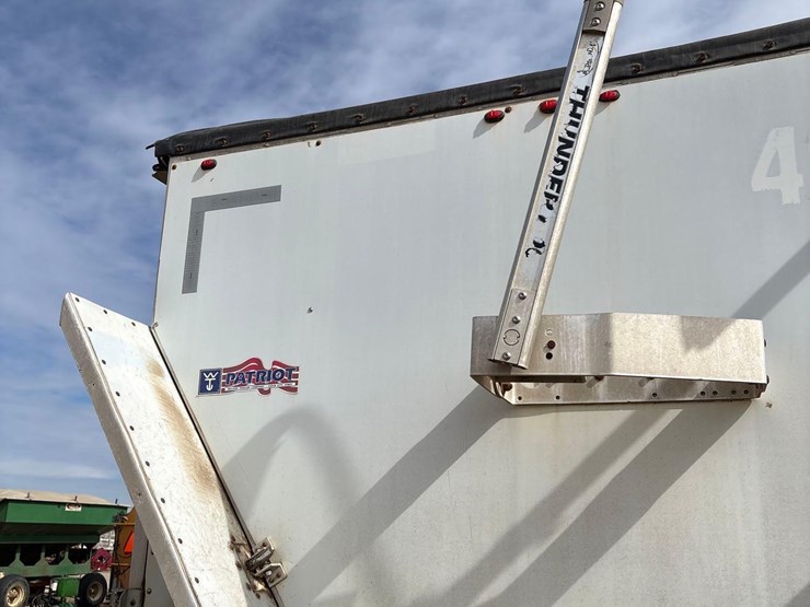 2014-wilson-grain-trailer-image-33