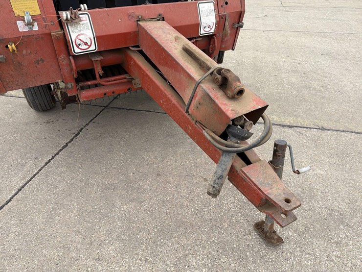 hesston-5540-image-13