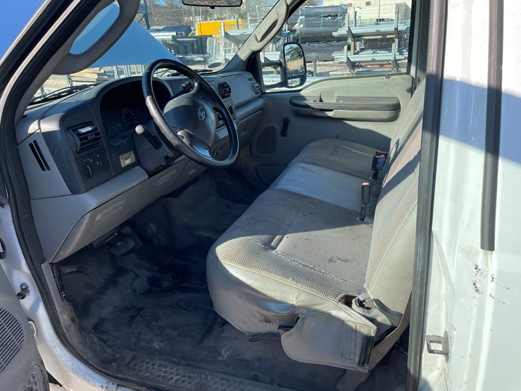 2007-ford-f350-xl-image-33