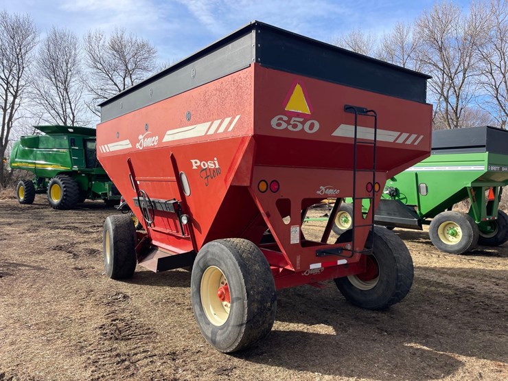 demco-650bu-posi-flow-gravity-wagon—1-owner-image-4