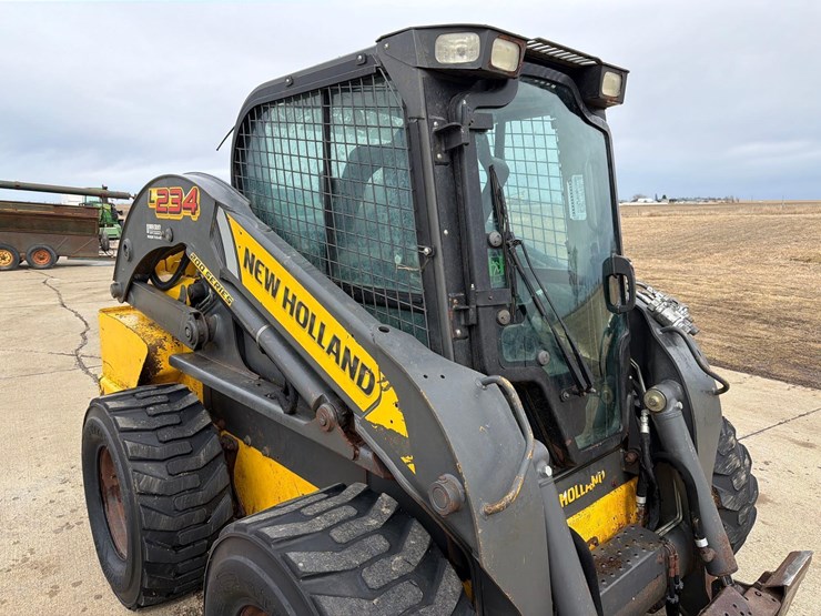 2018-new-holland-l234-image-17