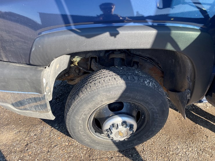 2005-chevrolet-3500-image-10