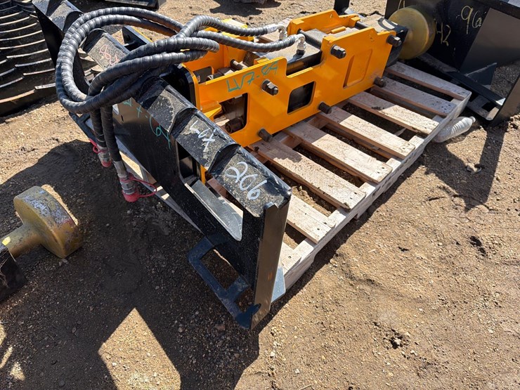 giyi-post-pounder-image-1