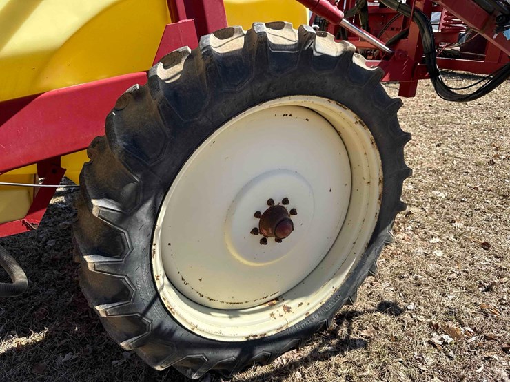 hardi-1000-gal-pull-type-sprayer-image-13