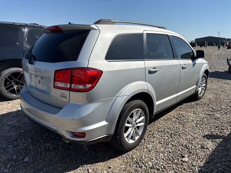 2013-dodge-journey-image-3