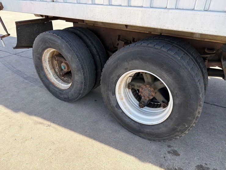 1990-international-4900-image-26