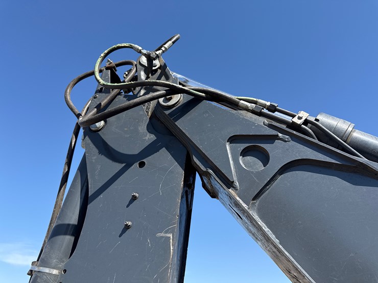 2024-deere-320-p-tier-image-16