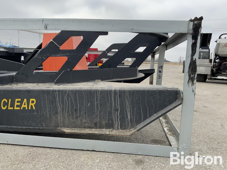 2025-massey-ferguson-730-image-19