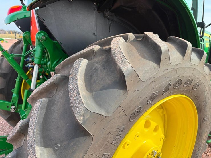 john-deere-6140m-image-10