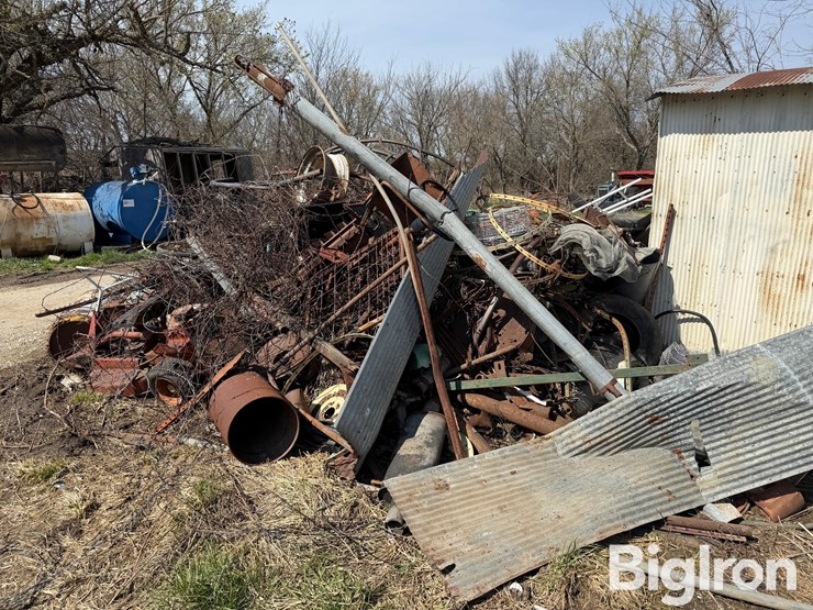 farm-scrap-metal-pile-image-1