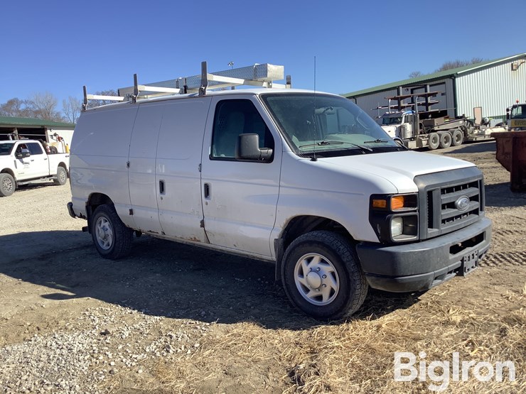 2013-ford-e250-image-3