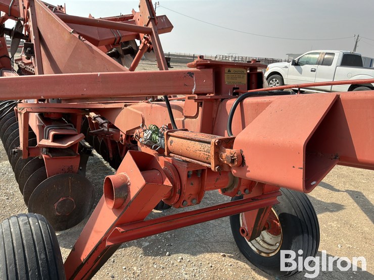 hesston-2410-image-14