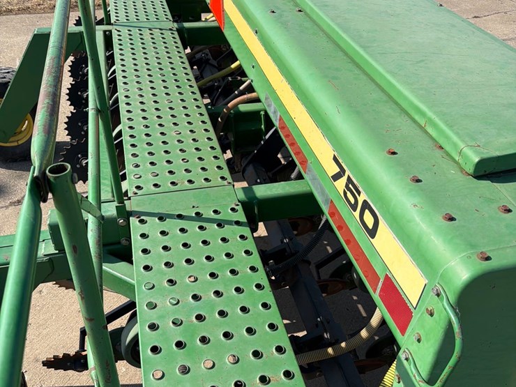 john-deere-750-image-42