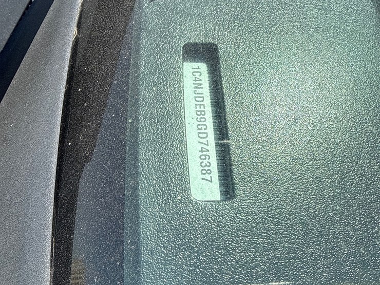 2016-jeep-compass-image-30