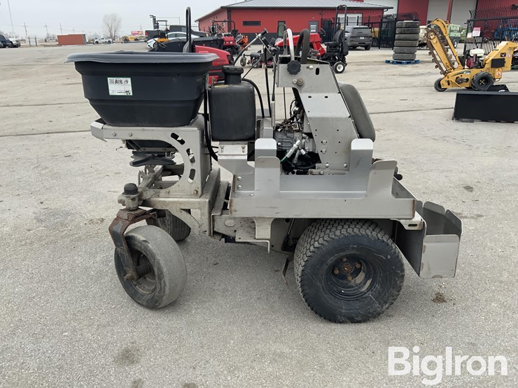 2016-massey-ferguson-730-image-4