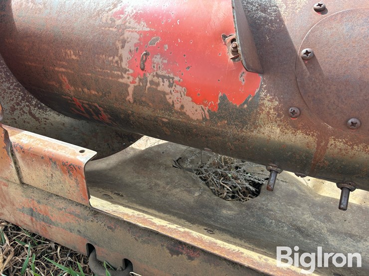 international-810-image-12