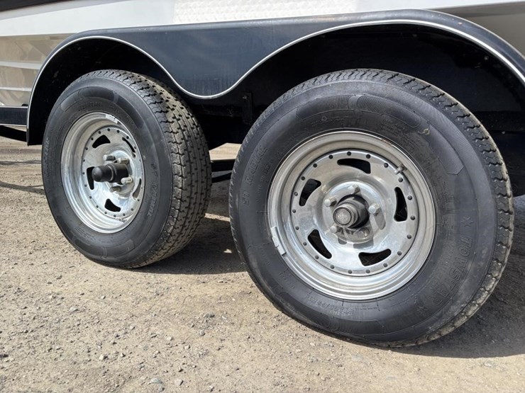 2005-unknown-trailer-image-52