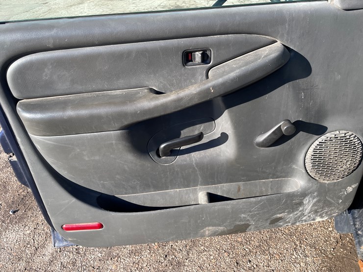 2005-chevrolet-3500-image-44