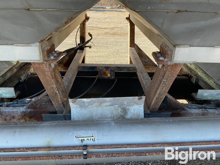 2013-adams-dry-fertilizer-tender-image-17