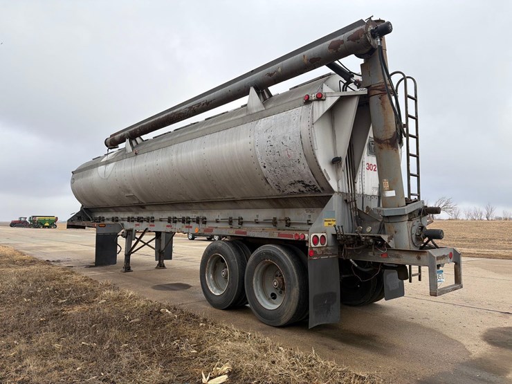 1999-bulkliner-36ft-semi-feed-trailer-image-3