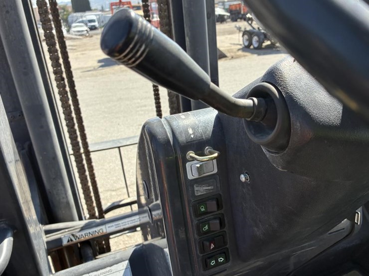 2015-case-586h-image-20