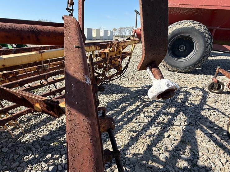 new-holland-256-image-32