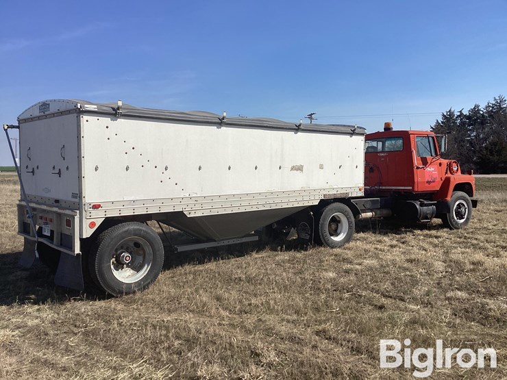 1978-ford-8000-image-5