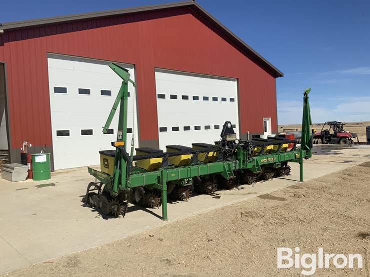 john-deere-1700-image-3