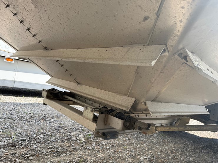 2022-wilson-hopper-bottom-image-20