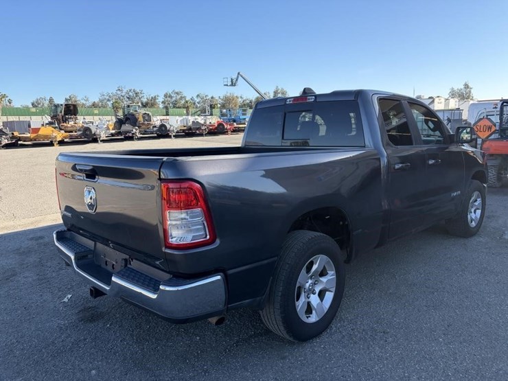 2022-ram-1500-big-horn-image-3