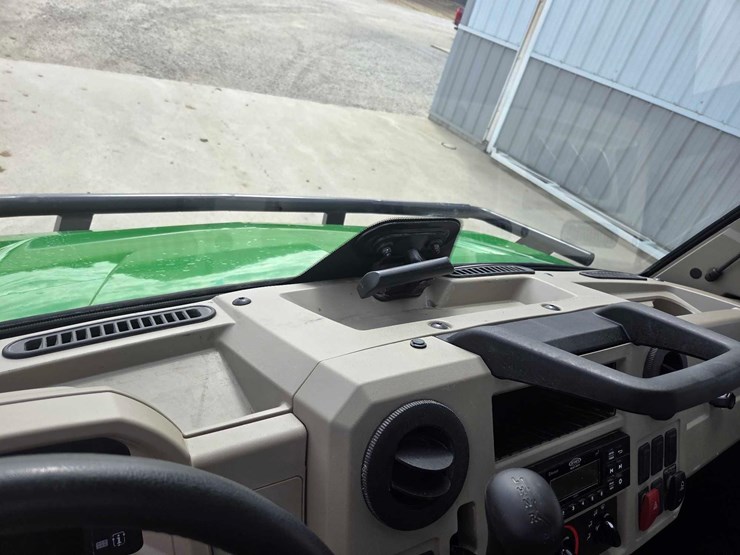 2024-john-deere-gator-image-56