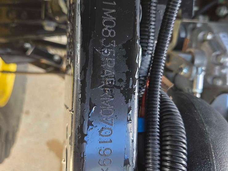 2024-john-deere-gator-image-34