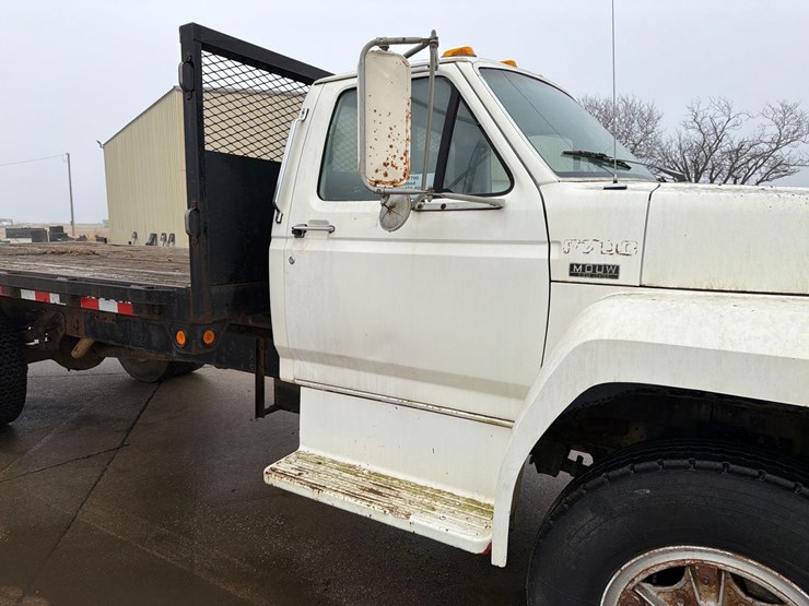 1990-ford-f700-image-19