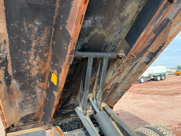 #205-•-lot-205-image-41